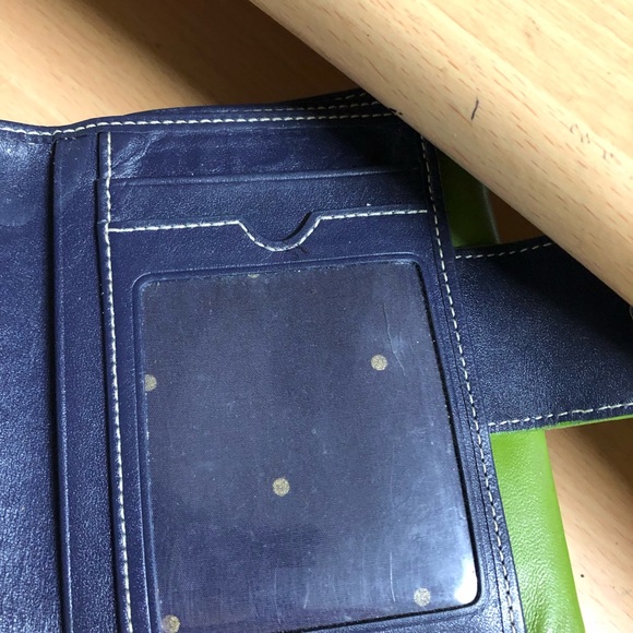 Kate Spade ♠️ Wallet Green - Picture 3 of 8